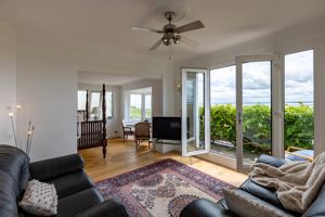 Bed 1 Lounge Area- click for photo gallery